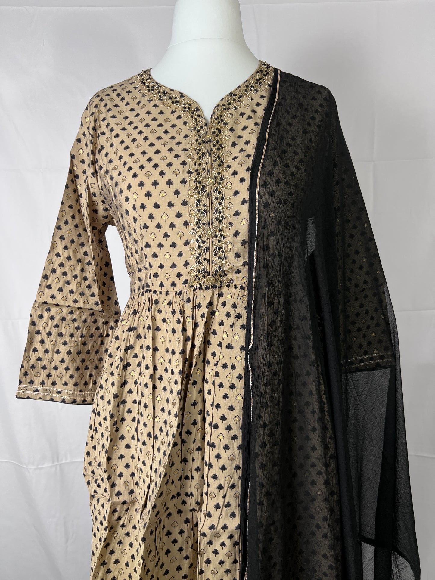 3 PIECES READYMADE DESIGNER SHARARA SUITS